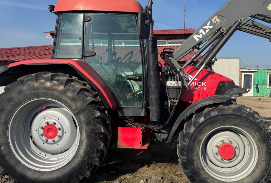 McCormick MC115 / Case MX100C